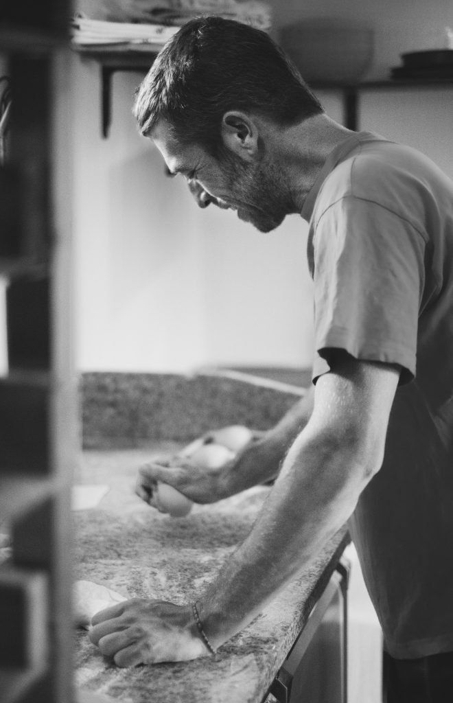 Séance photo artisan boulanger dans son atelier fournil dans la Creuse par LR Studio