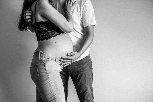 Seance-photo-grossesse-femme-enceinte-creuse- 15